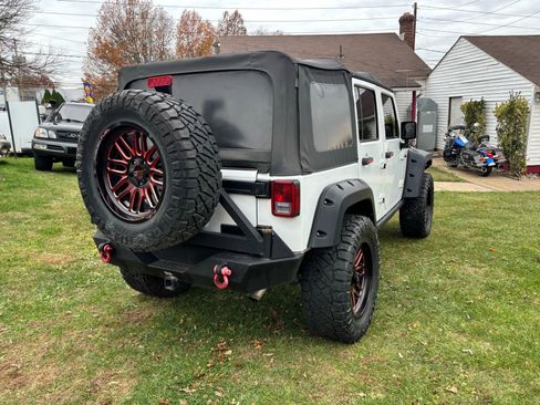 Used 2016 Jeep Wrangler Unlimited Sahara image 6
