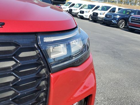 Certified 2025 Ford Explorer ST-Line w/ Premium Package image 3