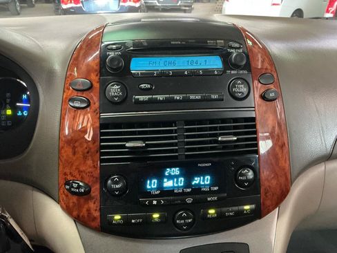 Used 2006 Toyota Sienna XLE w/ XLE Pkg 5 FWD image 25