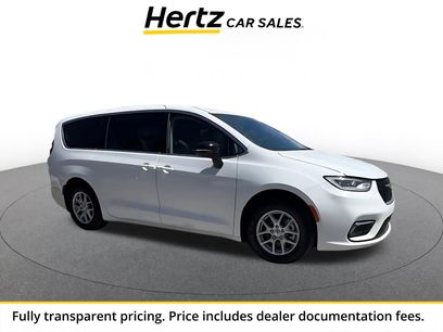 Used 2024 Chrysler Pacifica Touring-L
