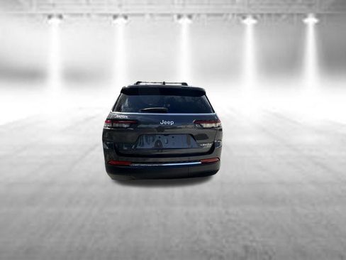 Used 2024 Jeep Grand Cherokee L Limited RWD image 6
