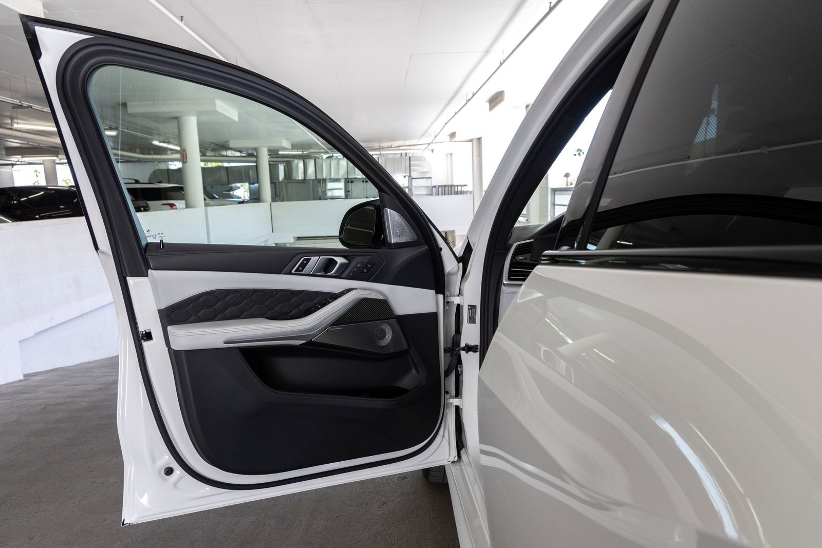 Used 2021 BMW X5 M w/ Competition Package AWD/4WD image 13