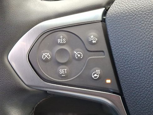 Used 2023 Chevrolet Traverse LT image 23