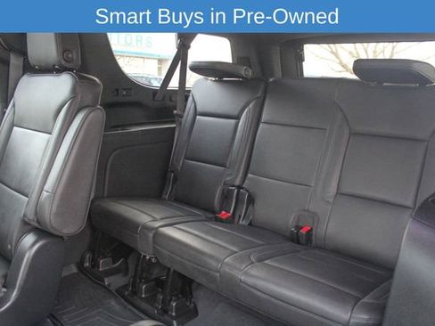 Used 2022 Chevrolet Suburban Z71 w/ Luxury Package image 15