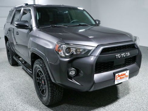 Used 2023 Toyota 4Runner SR5 Premium w/ Moonroof Package AWD/4WD image 5