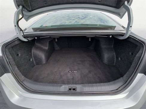 Used 2024 Nissan Altima 2.5 SV image 16