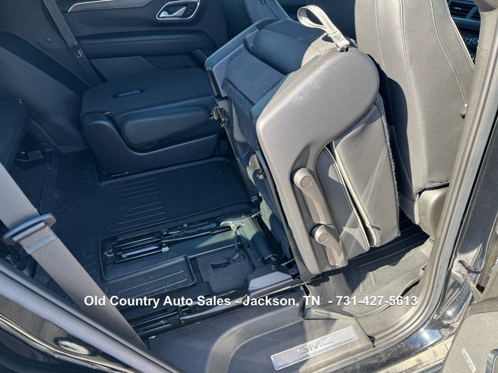 Used 2022 GMC Yukon SLT w/ SLT Luxury Package RWD image 25