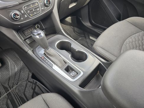 Used 2020 Chevrolet Equinox LT FWD image 16