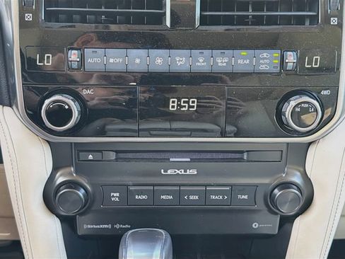 Used 2023 Lexus GX 460 Premium w/ Premium Package AWD/4WD image 30