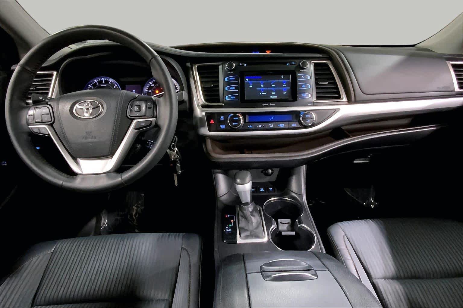 Used 2015 Toyota Highlander Plus AWD/4WD image 16