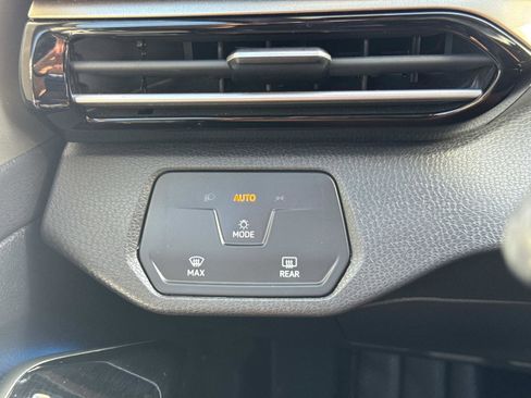 Certified 2023 Volkswagen ID.4 2WD image 22