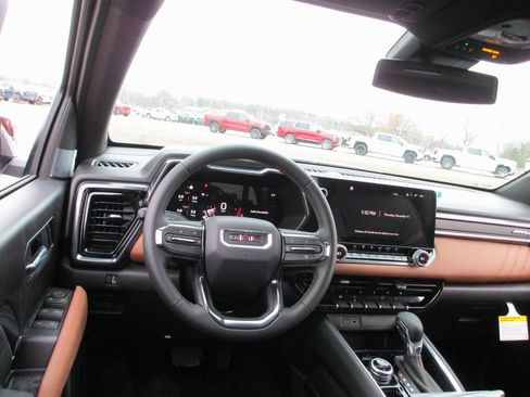 New 2026 GMC Canyon AT4 image 13