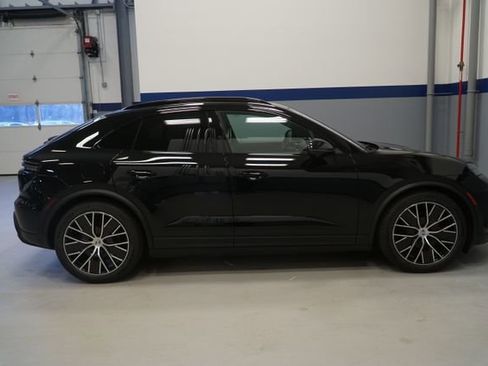 New 2026 Porsche Macan 4 Electric image 11