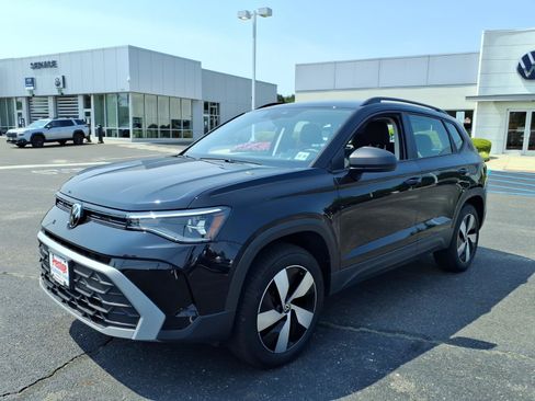 Used 2025 Volkswagen Taos S AWD/4WD image 5