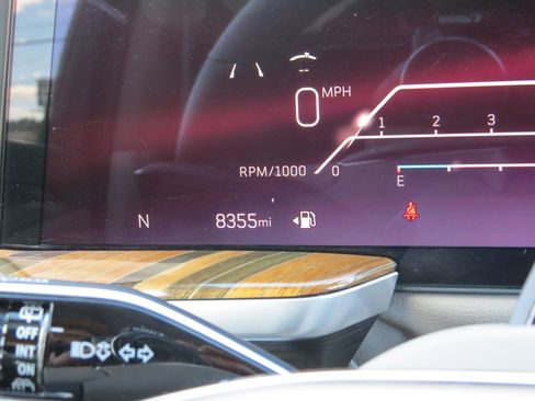 Certified 2025 Cadillac Escalade Premium Luxury Platinum image 28