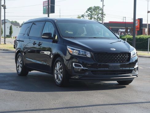 Used 2019 Kia Sedona EX FWD image 3