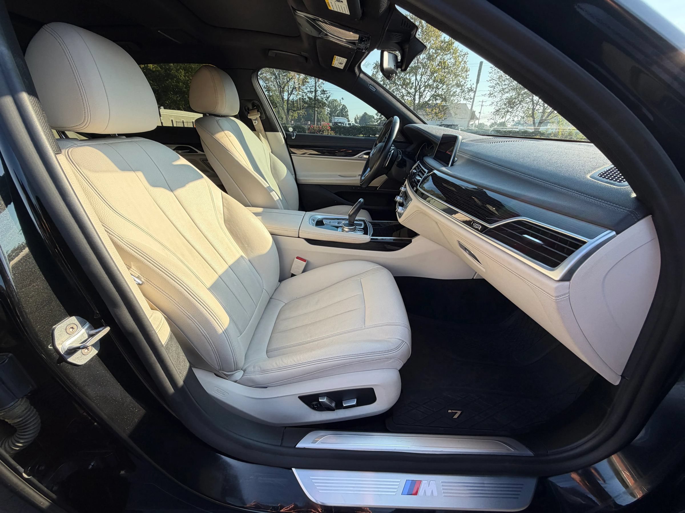 Used 2019 BMW 740i xDrive w/ M Sport Package AWD/4WD image 19