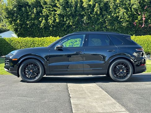New 2026 Porsche Cayenne S AWD/4WD image 2
