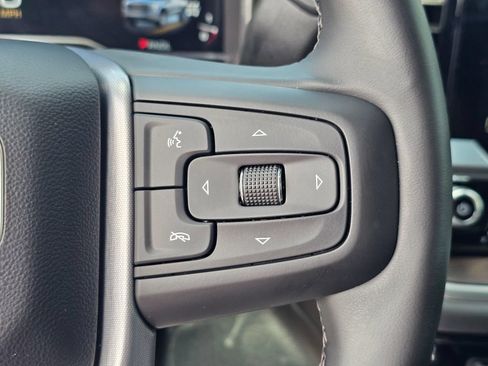 Used 2025 GMC Sierra 1500 SLT AWD/4WD image 26