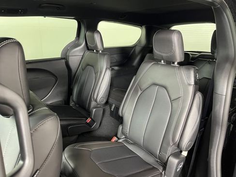 New 2026 Chrysler Voyager LX image 7