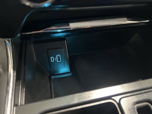 Used 2021 Ford F150 Lariat image 29