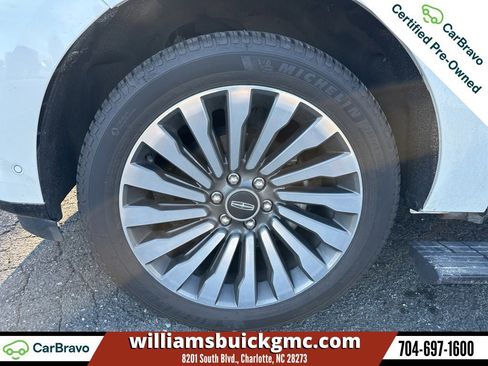 Used 2020 Lincoln Navigator Reserve w/ Luxury Package image 17
