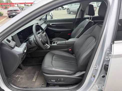 Certified 2025 Hyundai Sonata Limited FWD image 27