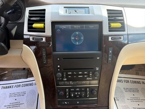 Used 2007 Cadillac Escalade AWD w/ Information Package image 18