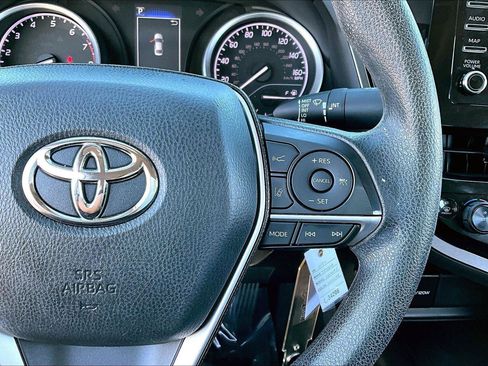 Used 2022 Toyota Camry LE image 17