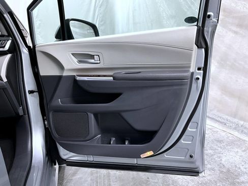 Used 2024 Toyota Sienna XLE image 16
