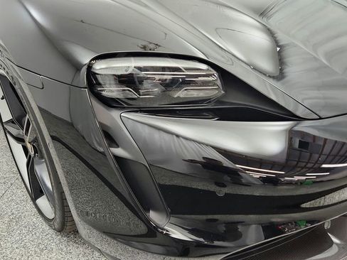 Used 2022 Porsche Taycan Turbo S image 12