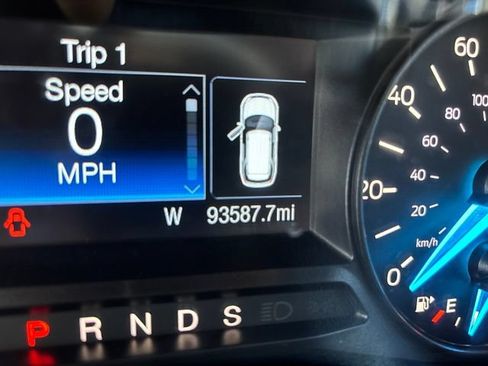 Used 2019 Ford Explorer XLT AWD/4WD image 25