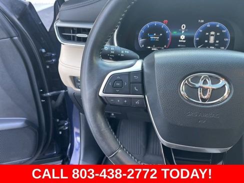 Used 2023 Toyota Highlander Platinum FWD image 23