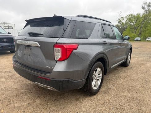 Used 2022 Ford Explorer XLT w/ Equipment Group 202A AWD/4WD image 5