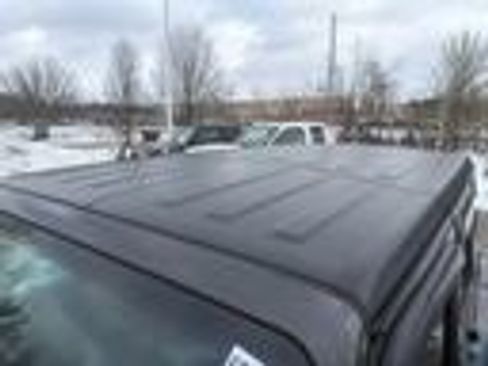 Used 2019 Jeep Wrangler Unlimited Sahara image 8