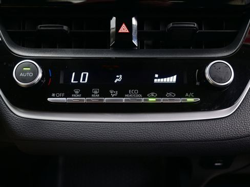 Used 2025 Toyota Corolla LE FWD image 19