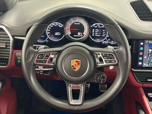Used 2023 Porsche Cayenne Turbo image 13