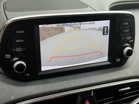Used 2019 Hyundai Santa Fe SEL FWD image 17