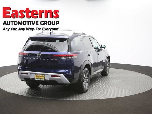 Used 2023 Nissan Pathfinder SL AWD/4WD image 40
