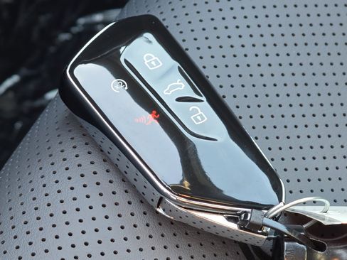 New 2026 Volkswagen Tiguan SE R-Line image 16