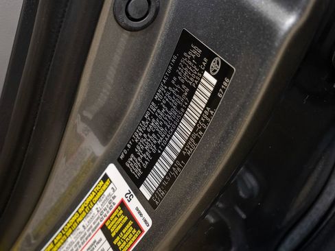 Used 2025 Toyota Camry XLE image 20