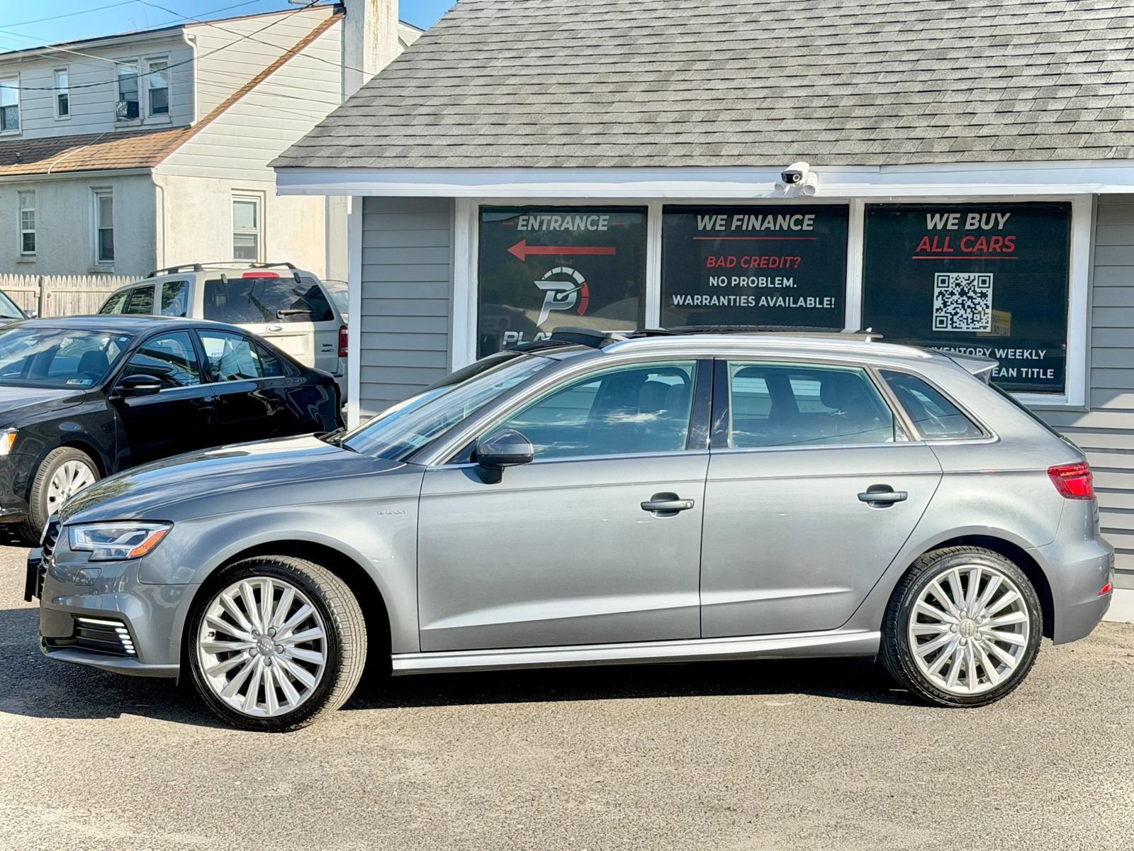 Used 2017 Audi A3 e-tron Premium Plus w/ Technology Package FWD image 2