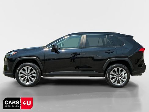 Used 2023 Toyota RAV4 XLE Premium FWD image 4