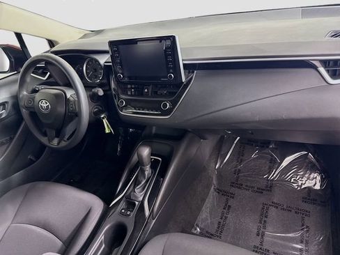 Used 2021 Toyota Corolla LE FWD image 26