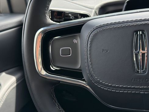 New 2026 Lincoln Navigator L Reserve AWD/4WD image 25