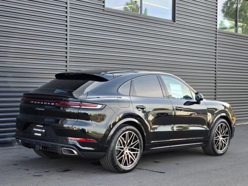 New 2026 Porsche Cayenne Coupe AWD/4WD image 7