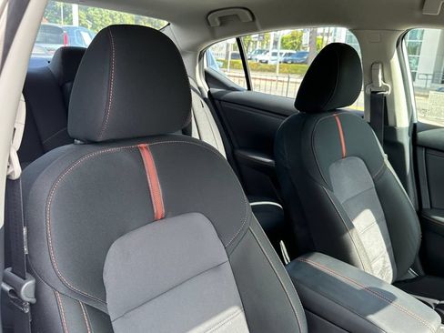 Used 2025 Nissan Sentra SR FWD image 16