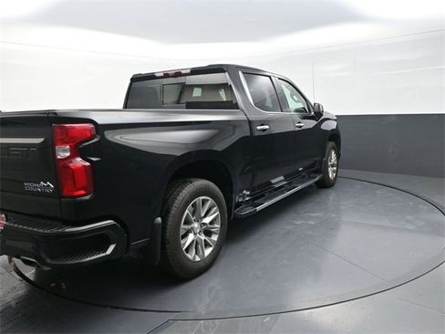 Used 2022 Chevrolet Silverado 1500 High Country w/ Technology Package image 7