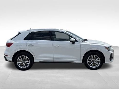 Certified 2025 Audi Q3 2.0T Premium image 8