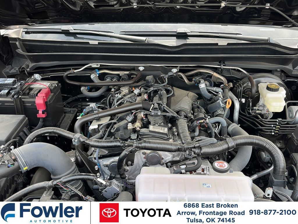 Certified 2025 Toyota Tacoma SR5 AWD/4WD image 23